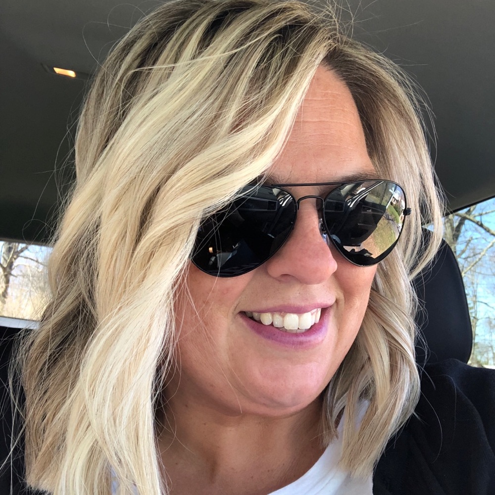 Meet your Posher, Cortney